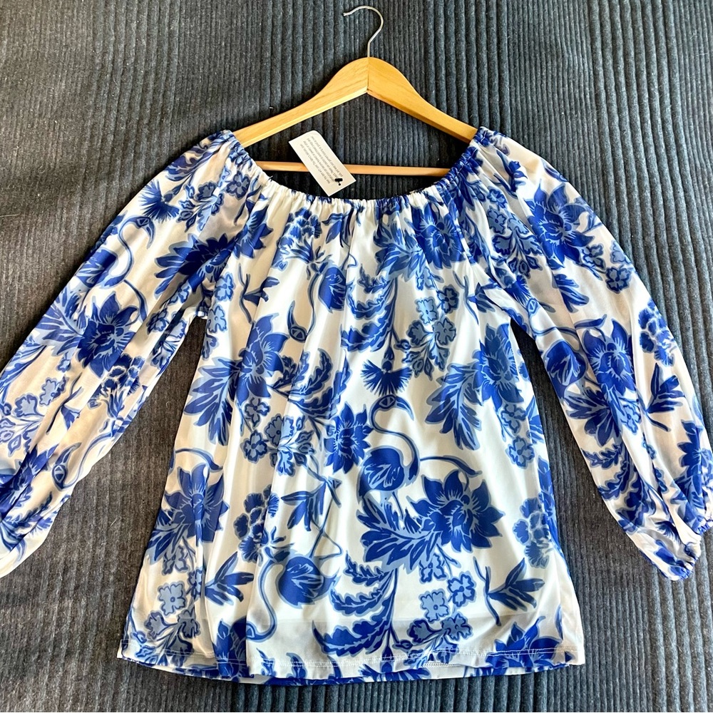 NWT On/Off shoulder Aria Knit Top
